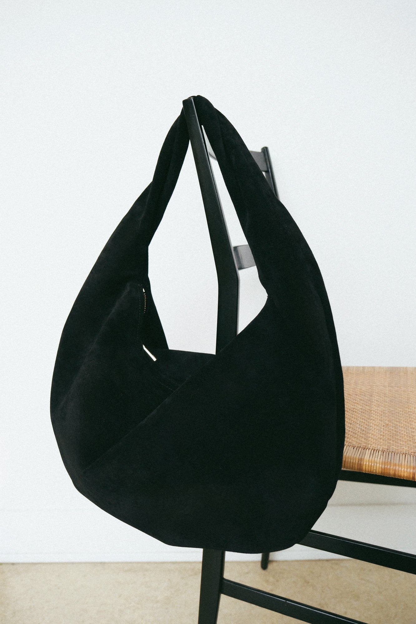 Alva Shoulder Bag Suede Black