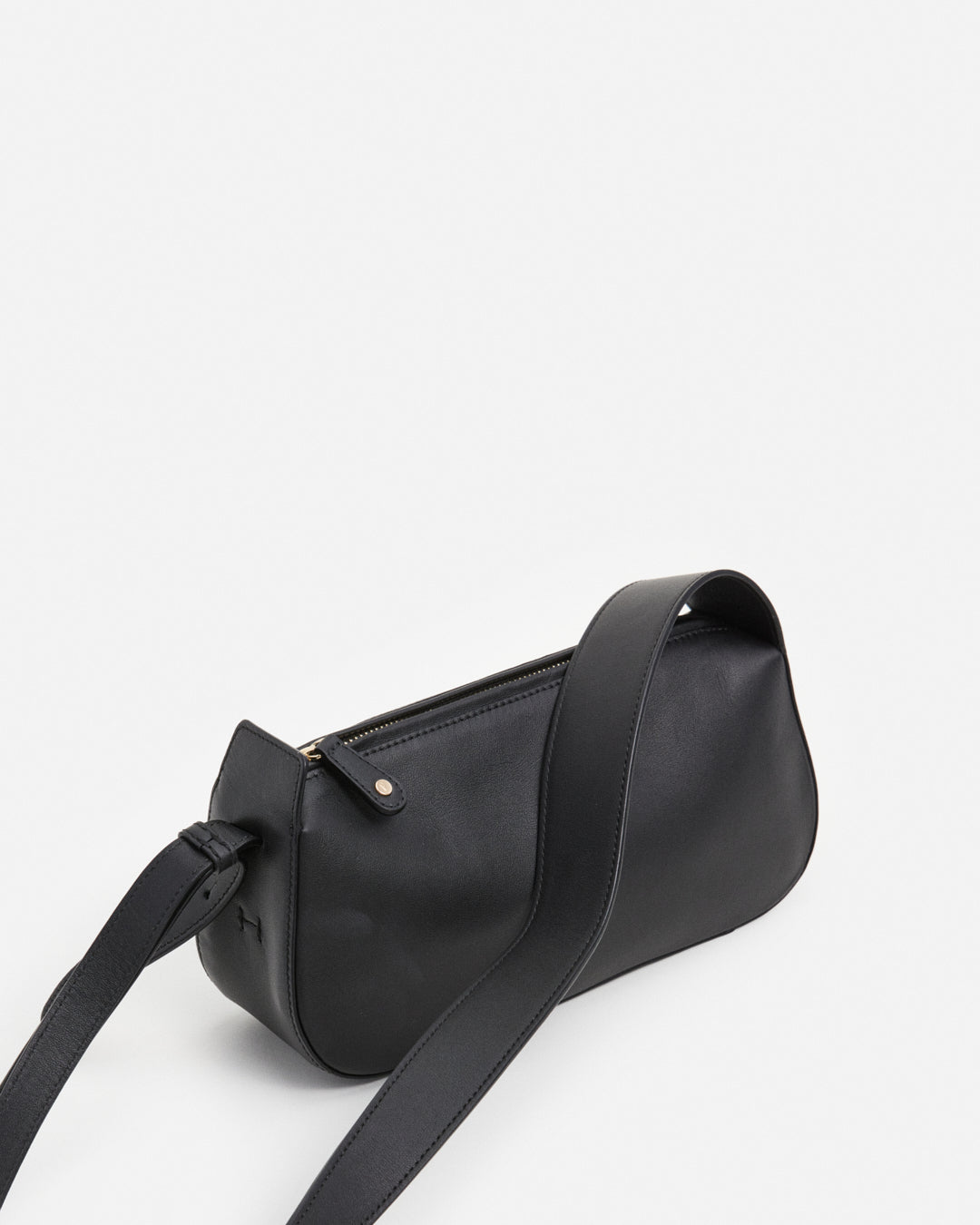 Tuna Shoulder Bag Leather Black