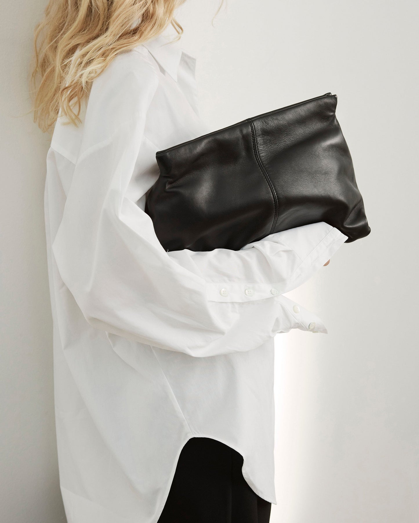 Clay Clutch Leather Black