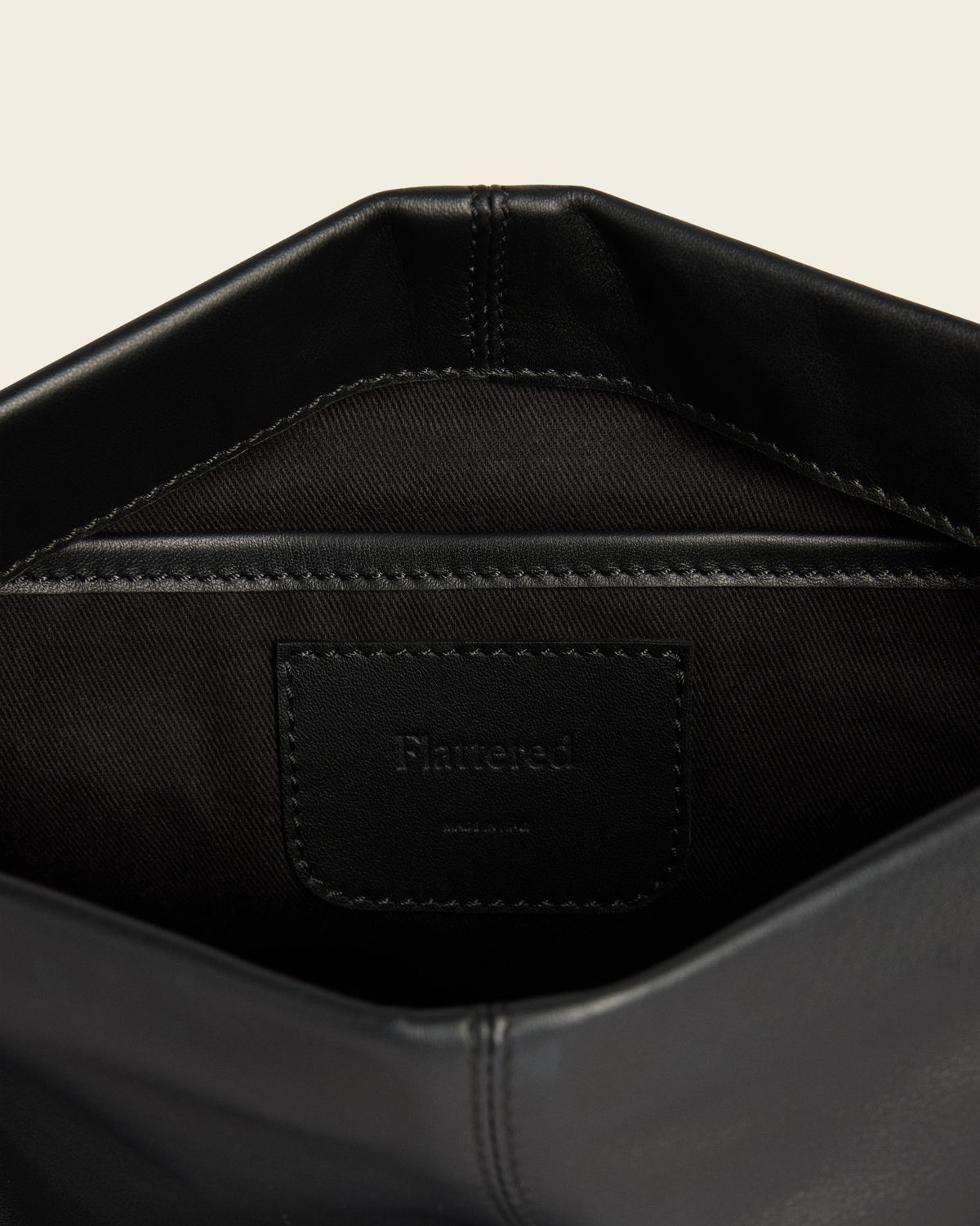 Clay Clutch Leather Black