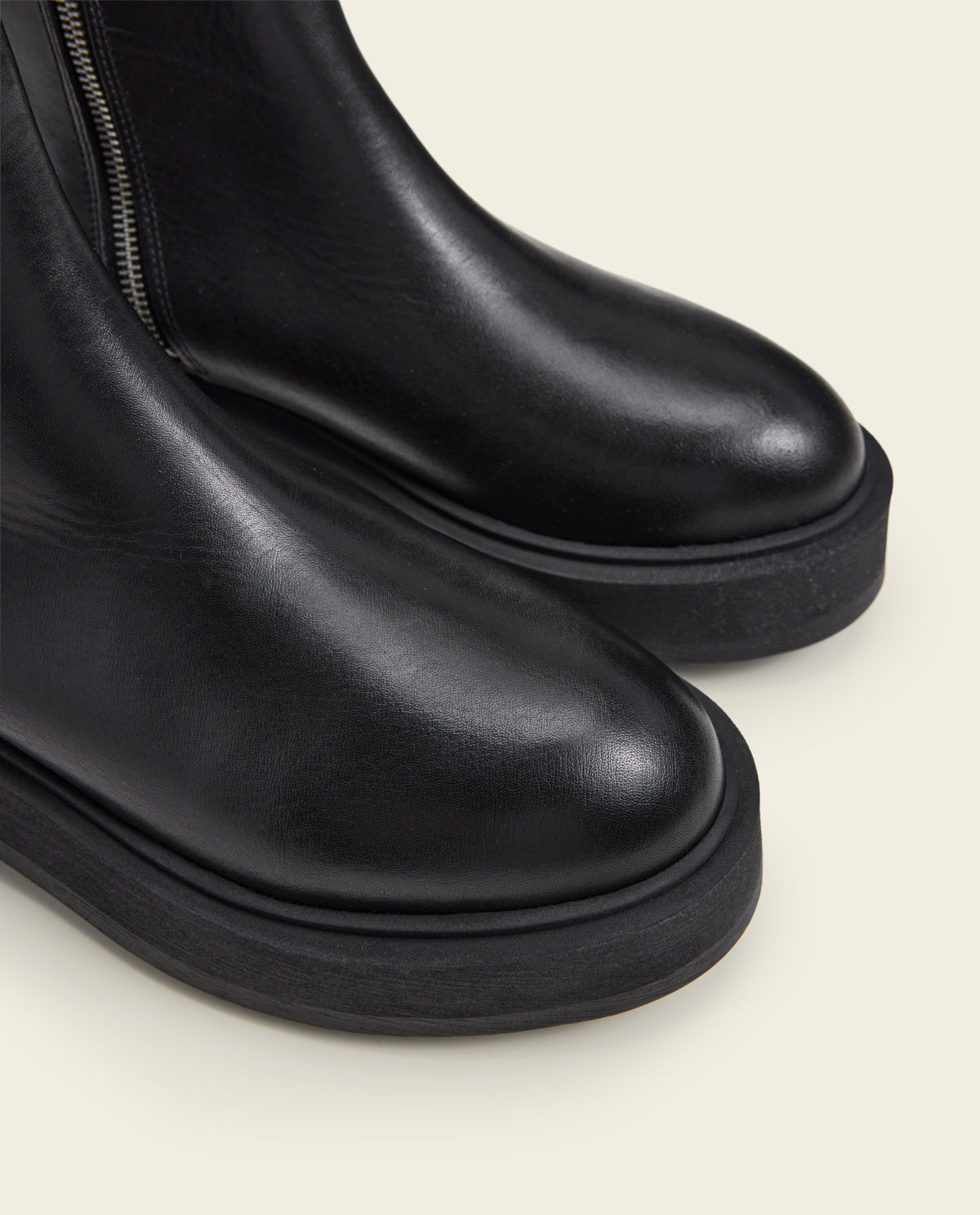 Assia Leather Black