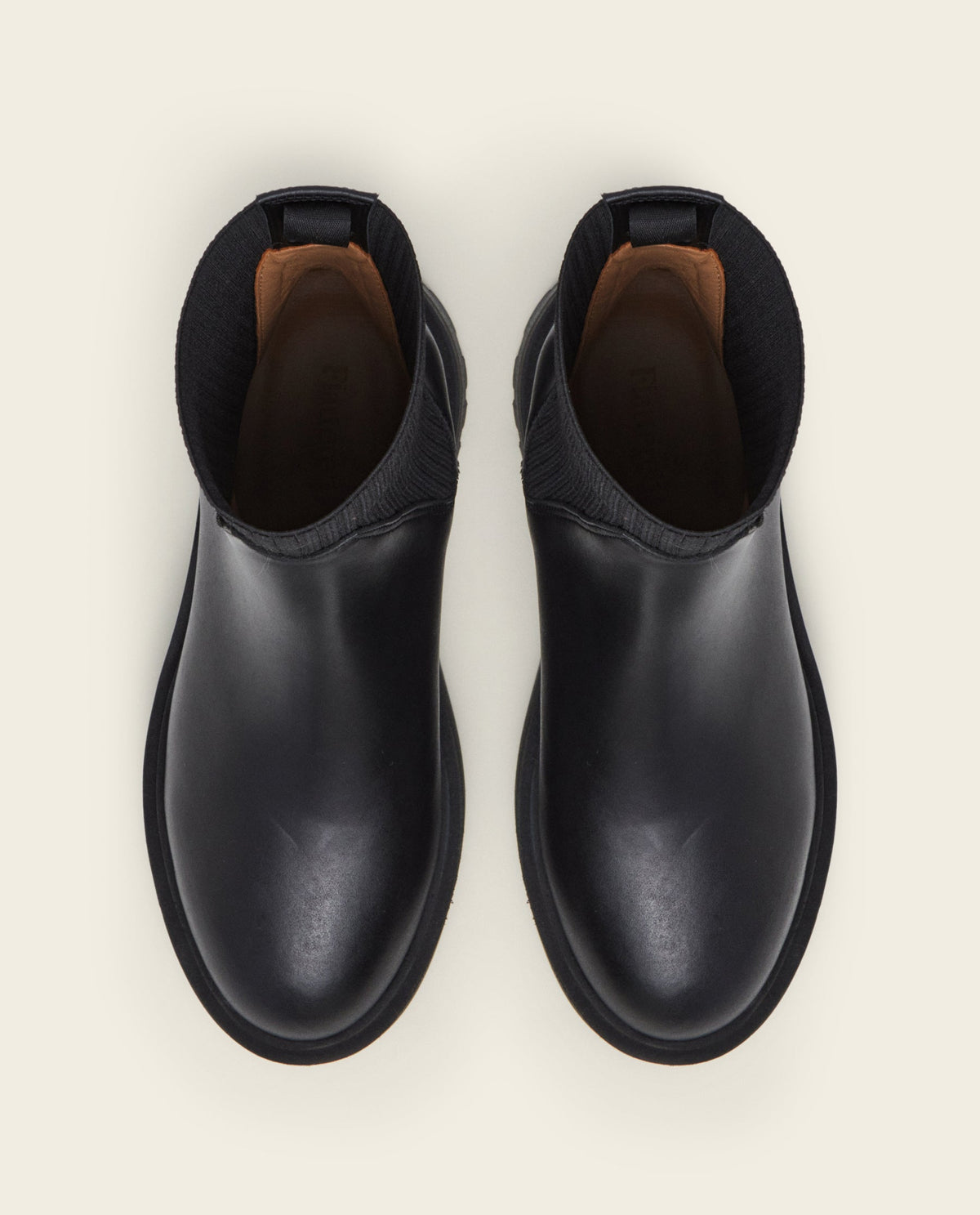 Aurora Leather Black