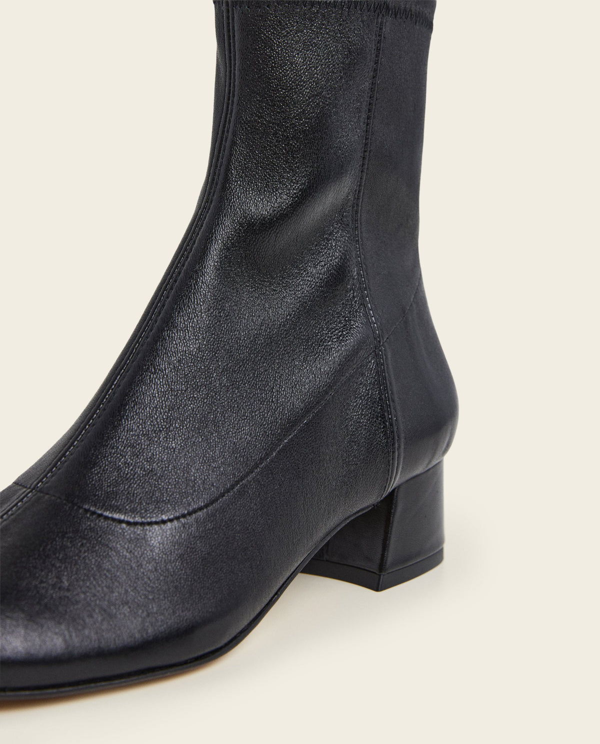 Ember Leather Black