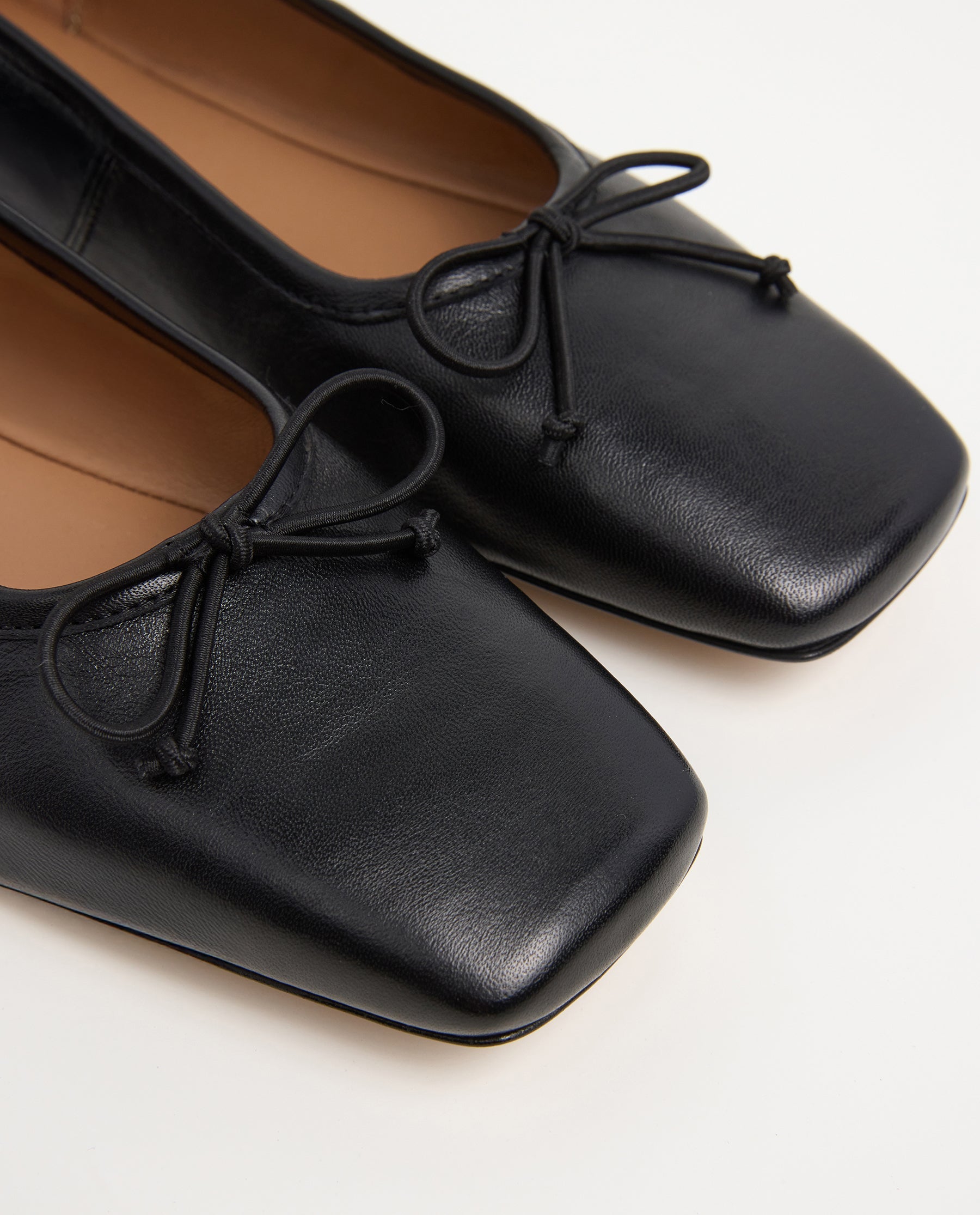 Kim Leather Black
