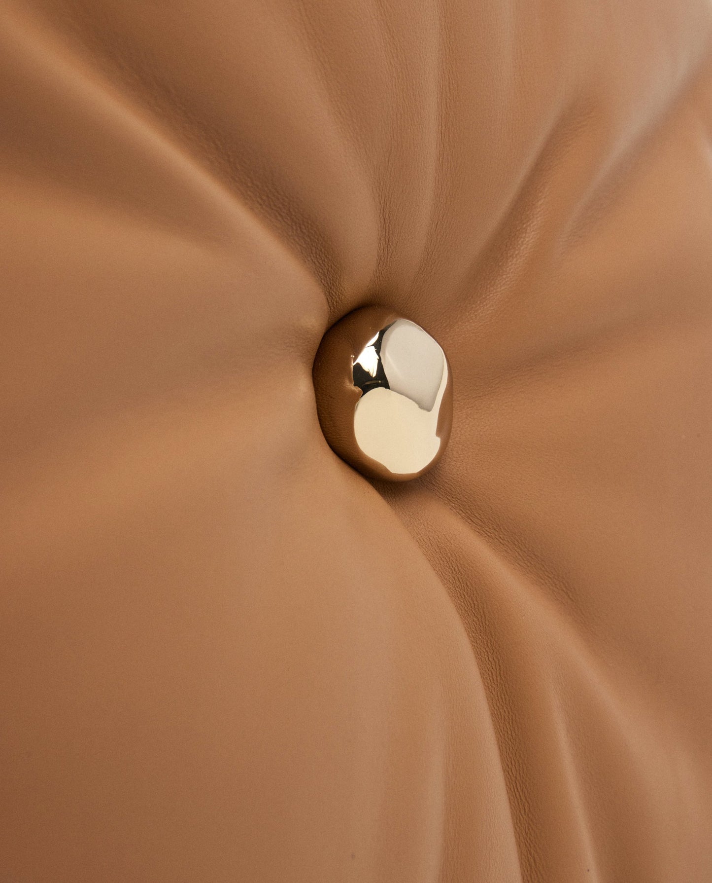 Pia Pillow Clutch Leather Camel