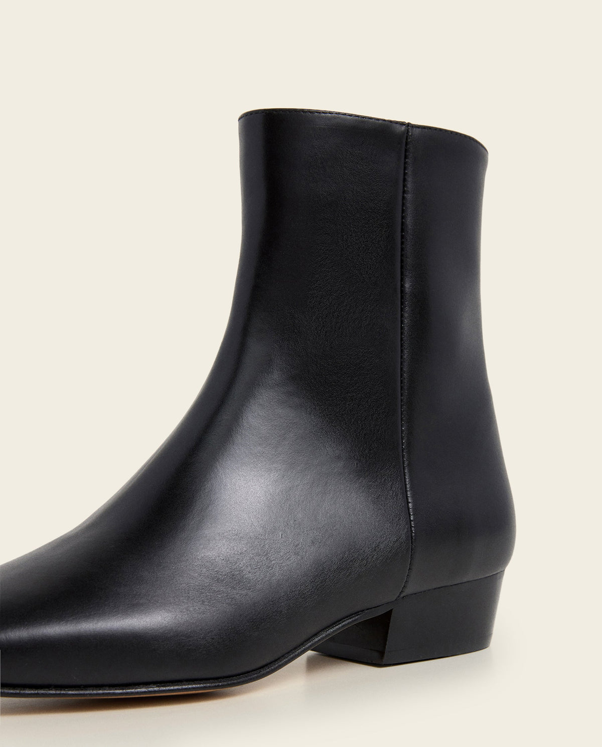 Rami Leather Black