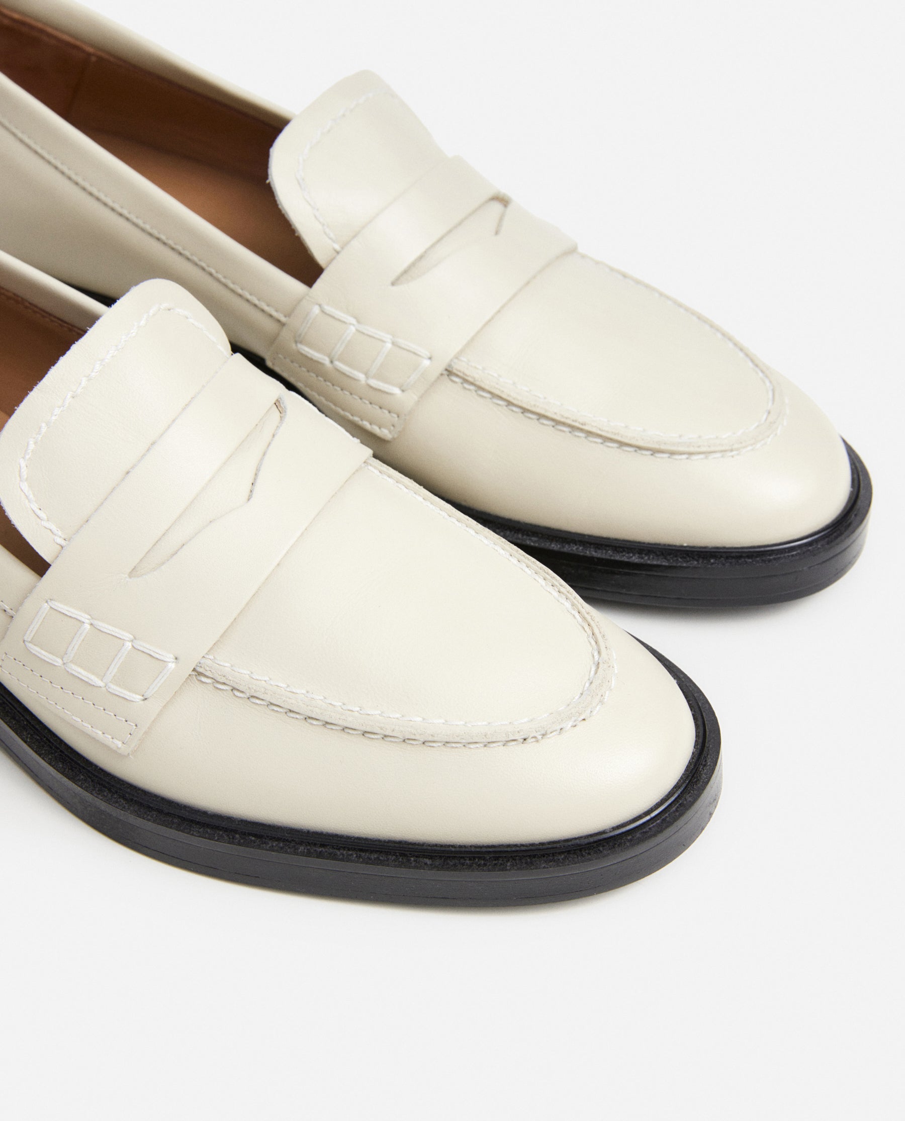 Sara Leather Creme
