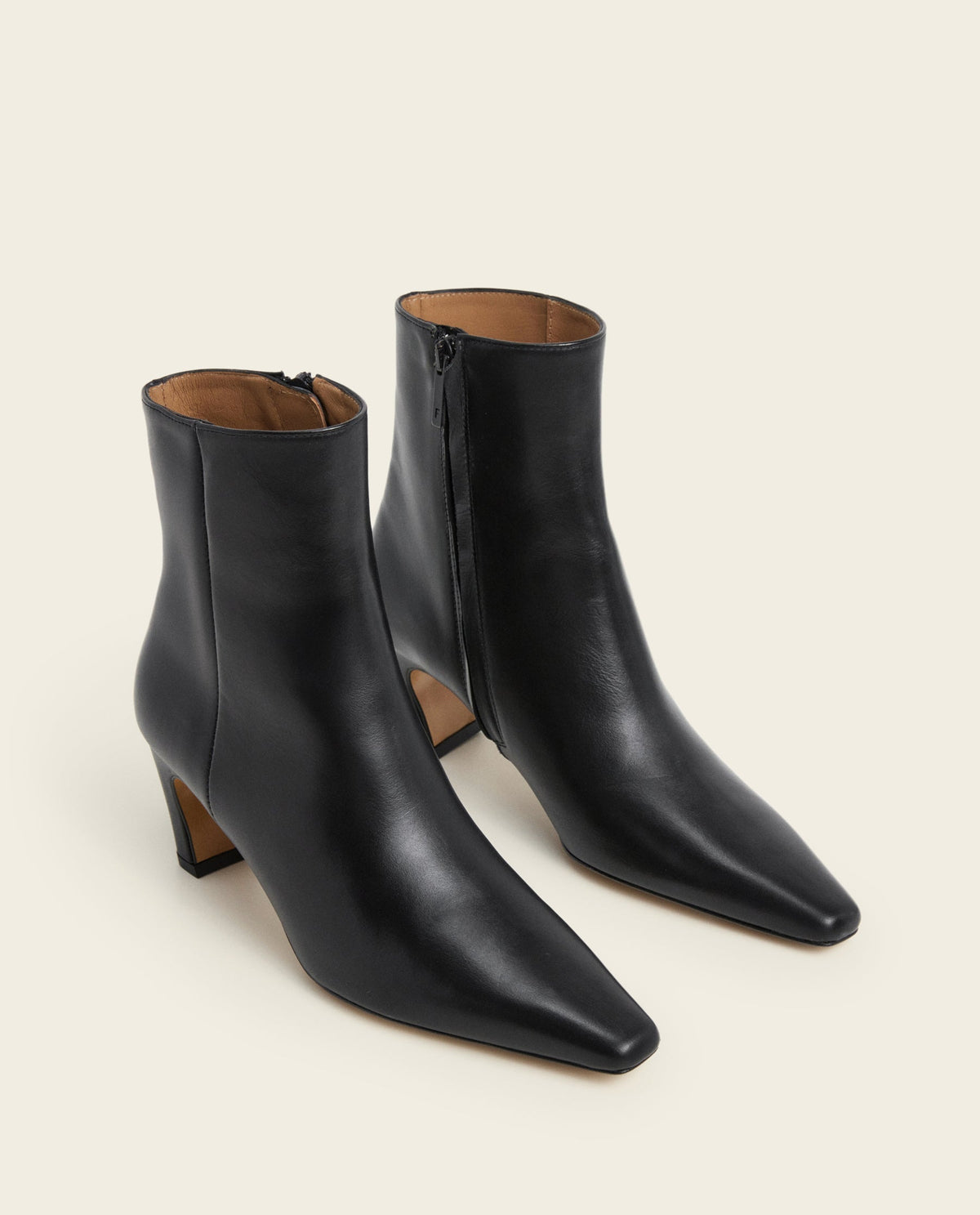 Xena Leather Black