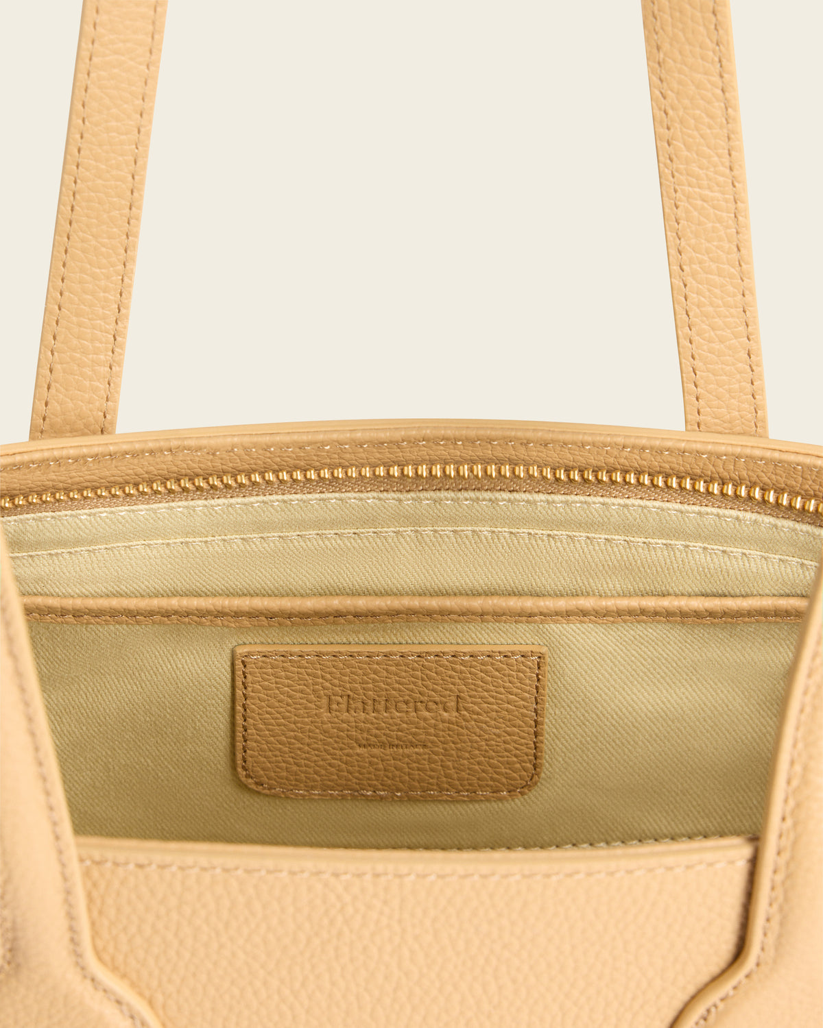 Greta Shoulder bag Grained Leather Biscotti