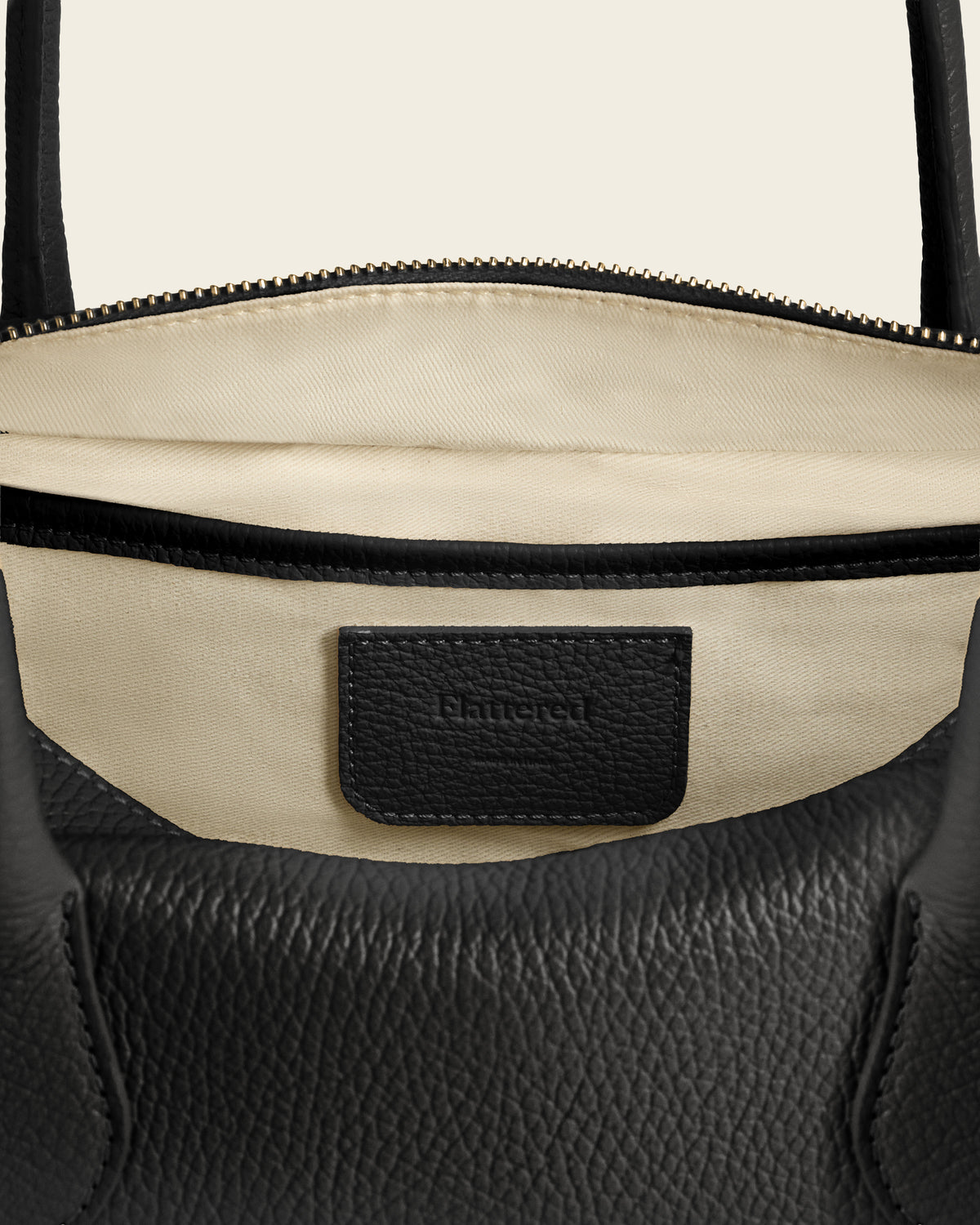 Leia Shoulder Bag Grained Leather Black