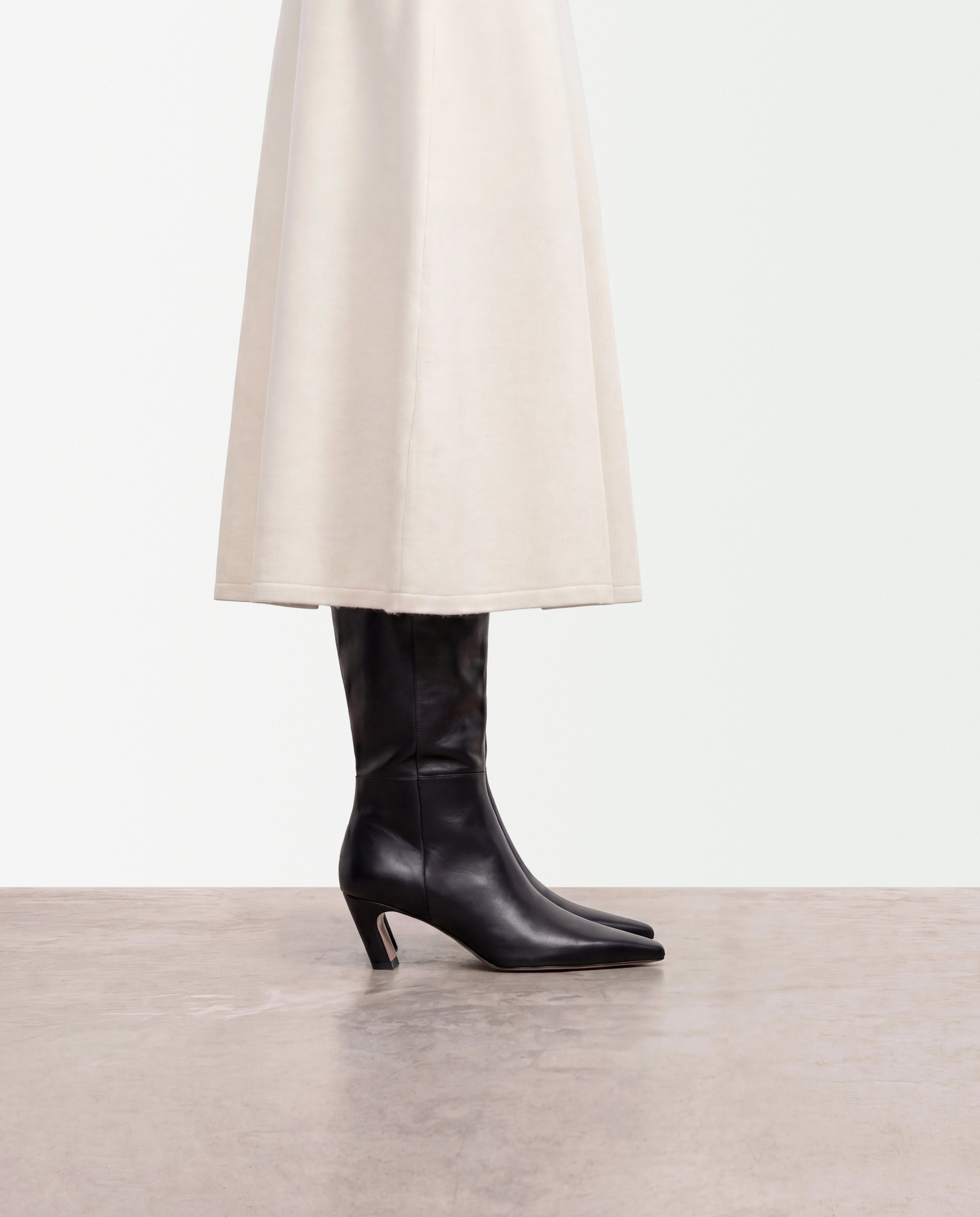 Xia Leather Black